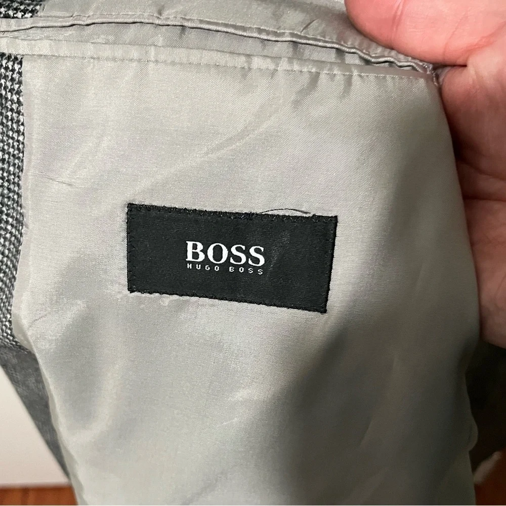 Hugo Boss Grey Houndstooth Blazer in Loro Piana wool and Cashmere